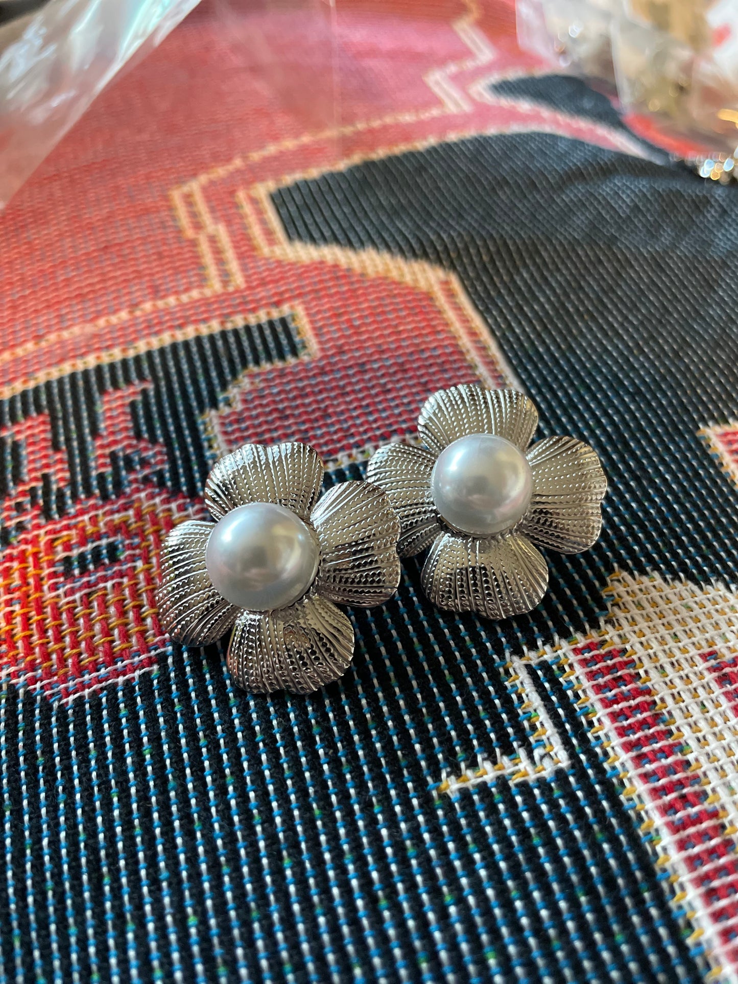 Flower Pearl Stud