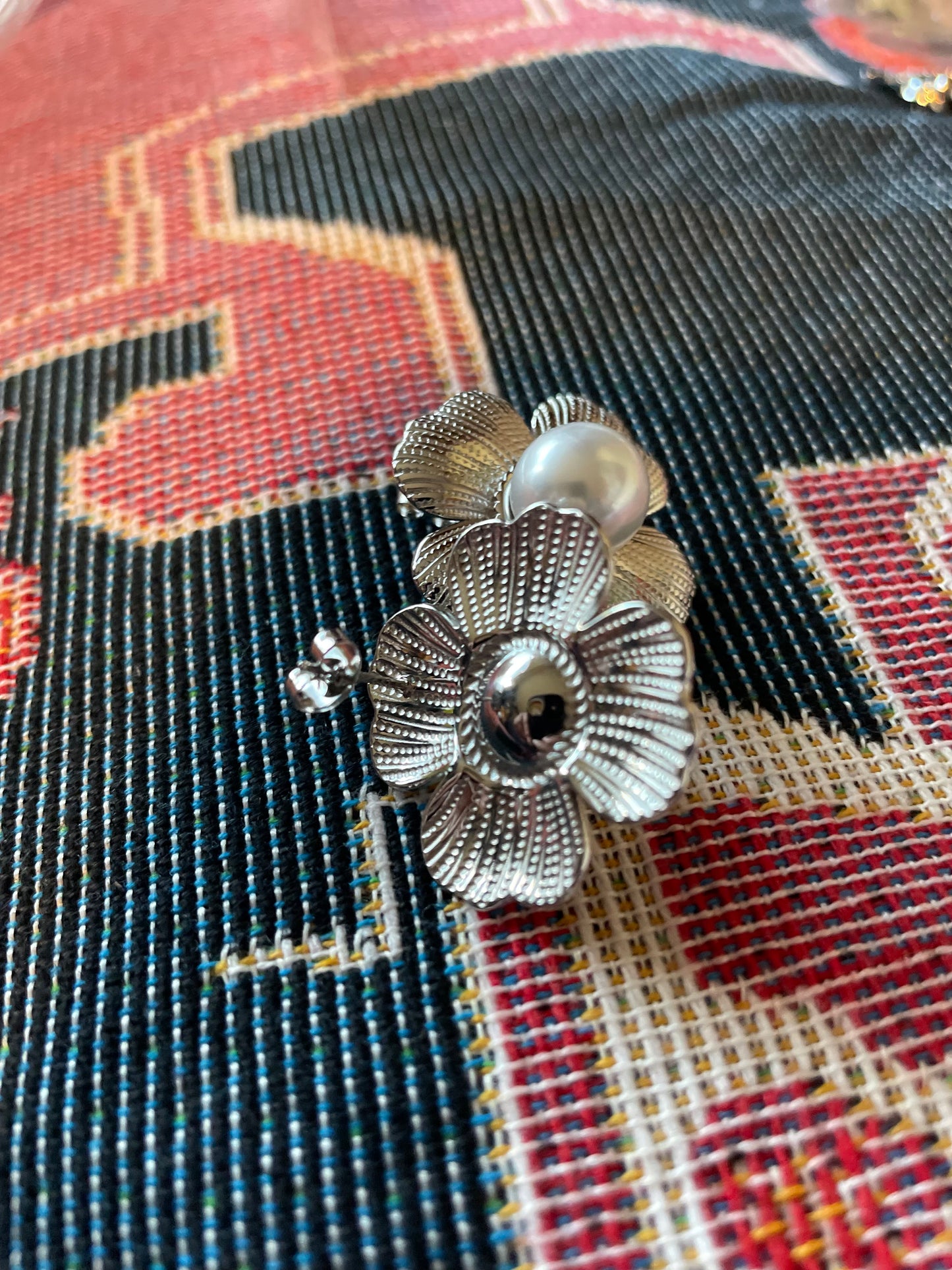 Flower Pearl Stud